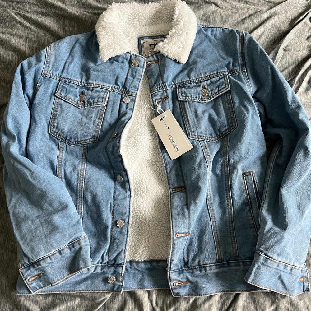 BRAND NEW Men’s Sherpa jacket. Denim blue.
